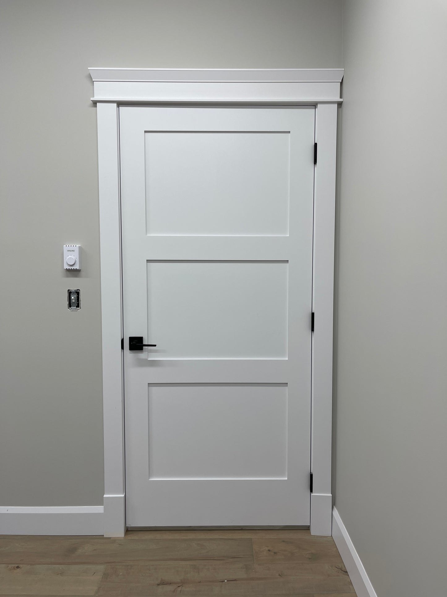 3 Equal Panel Solid Shaker