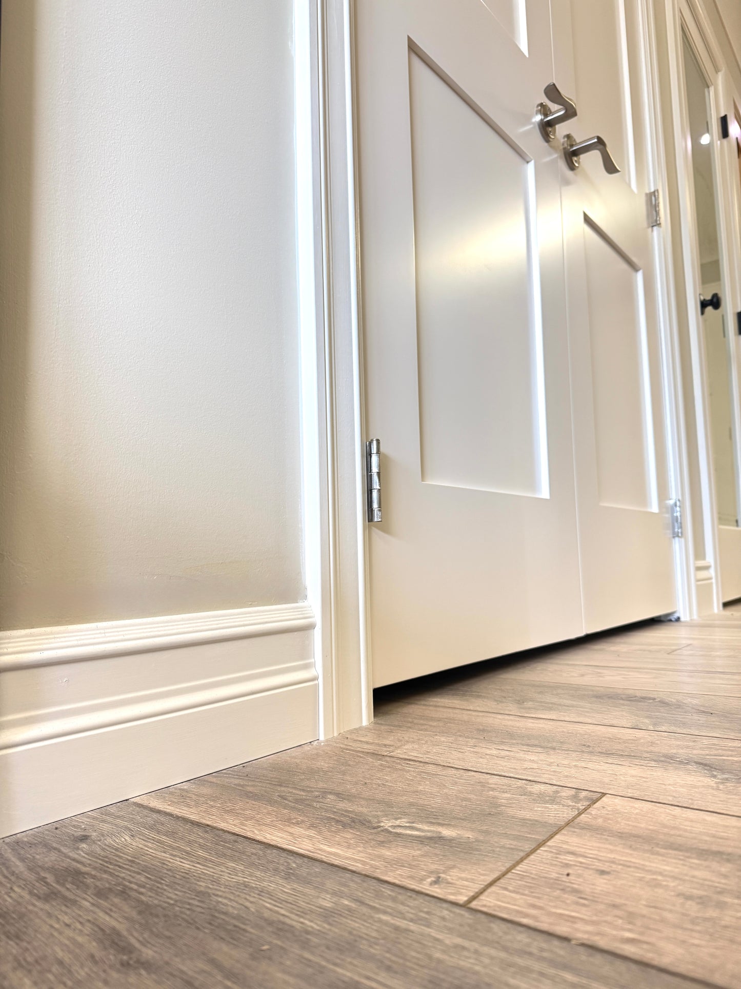Colonial Baseboard 5/8" x 5"