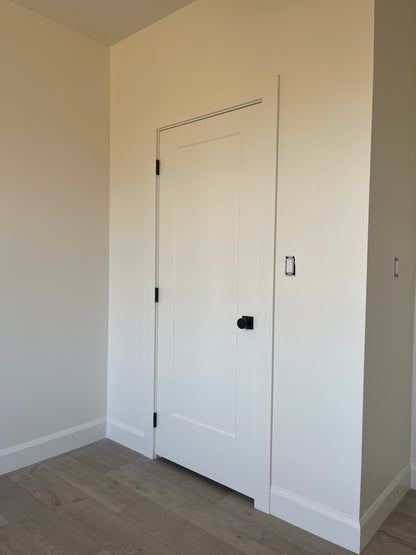 Wellington Hollow Core 1 Panel Smooth